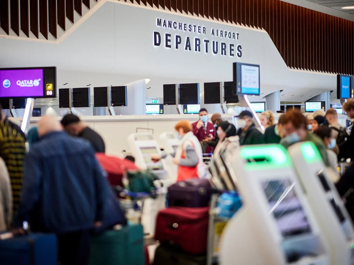  Comfortable, and affordable airport transfers from Tameside to Manchester, Liverpool, and other UK airports. 