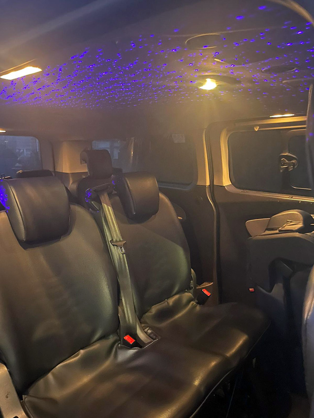 Always on time:
Reliable pickups and drop-offs.